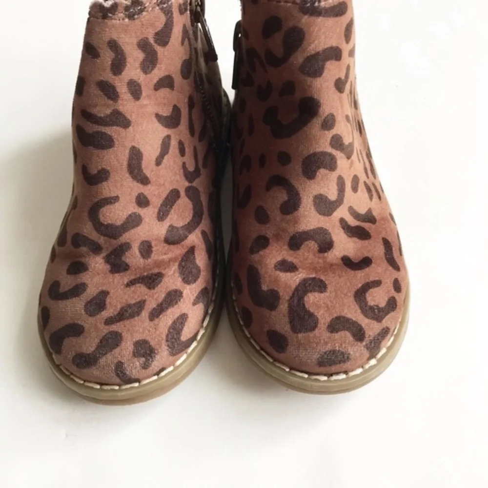 Babygap faux suede leopard print short boots VGUC  size 8
